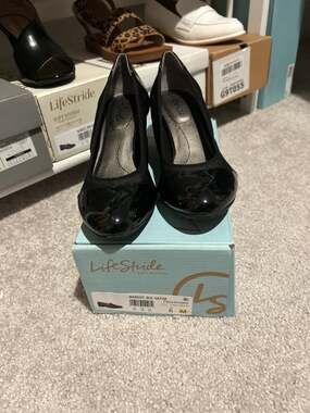 Women’s shoe heel clog